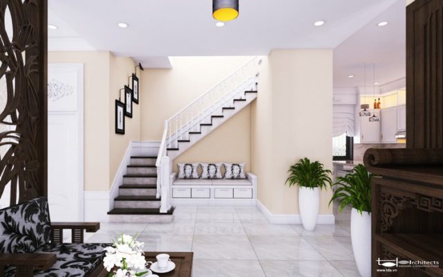 cầu thang đối diện cửa chính